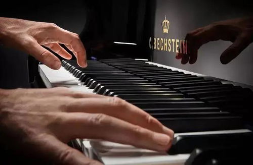 三角鋼琴與立式鋼琴的主要區(qū)別在哪里